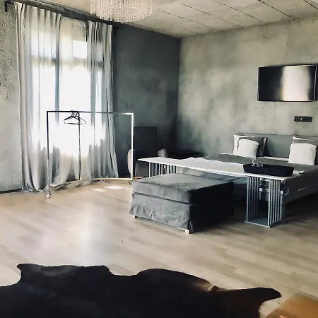 Millionswood Love hotel